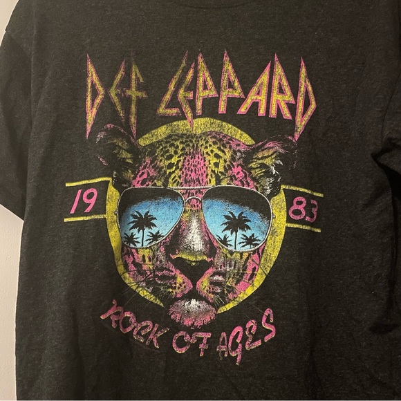 Def Leppard Graphic Tee - Picture 2 of 3